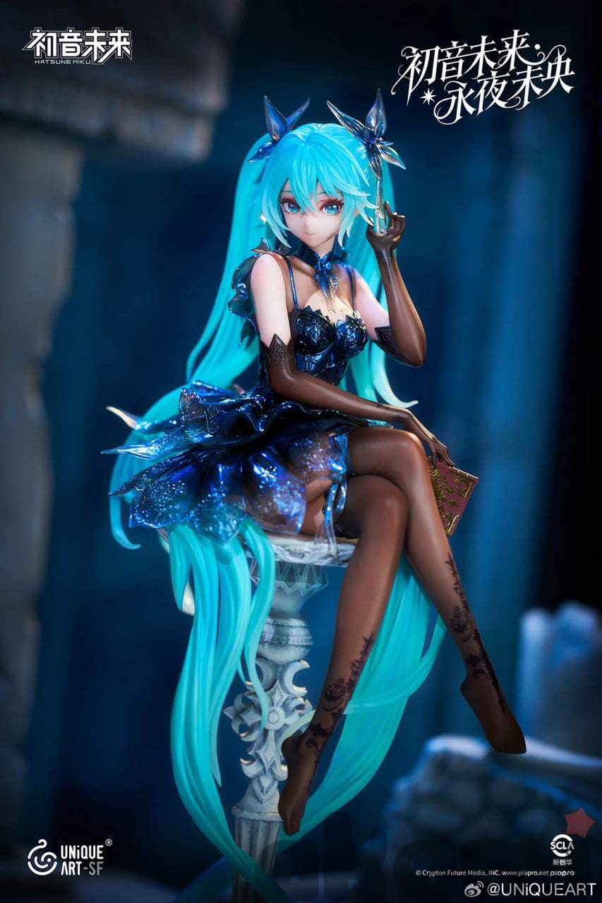 Hatsune Miku Eternal Night 1/6 Scale Figure - 1