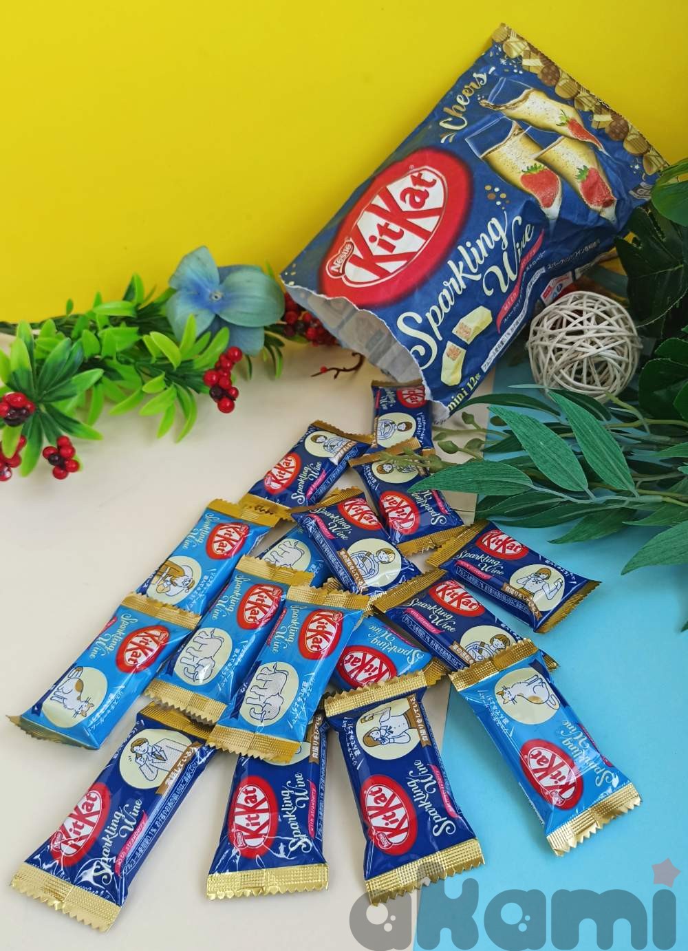 Шоколад «Kit kat» со вкусом клубники и игристого вина, 140гр. - Жвачки,  шоколад и прочее | Аниме-магазин «Аками»