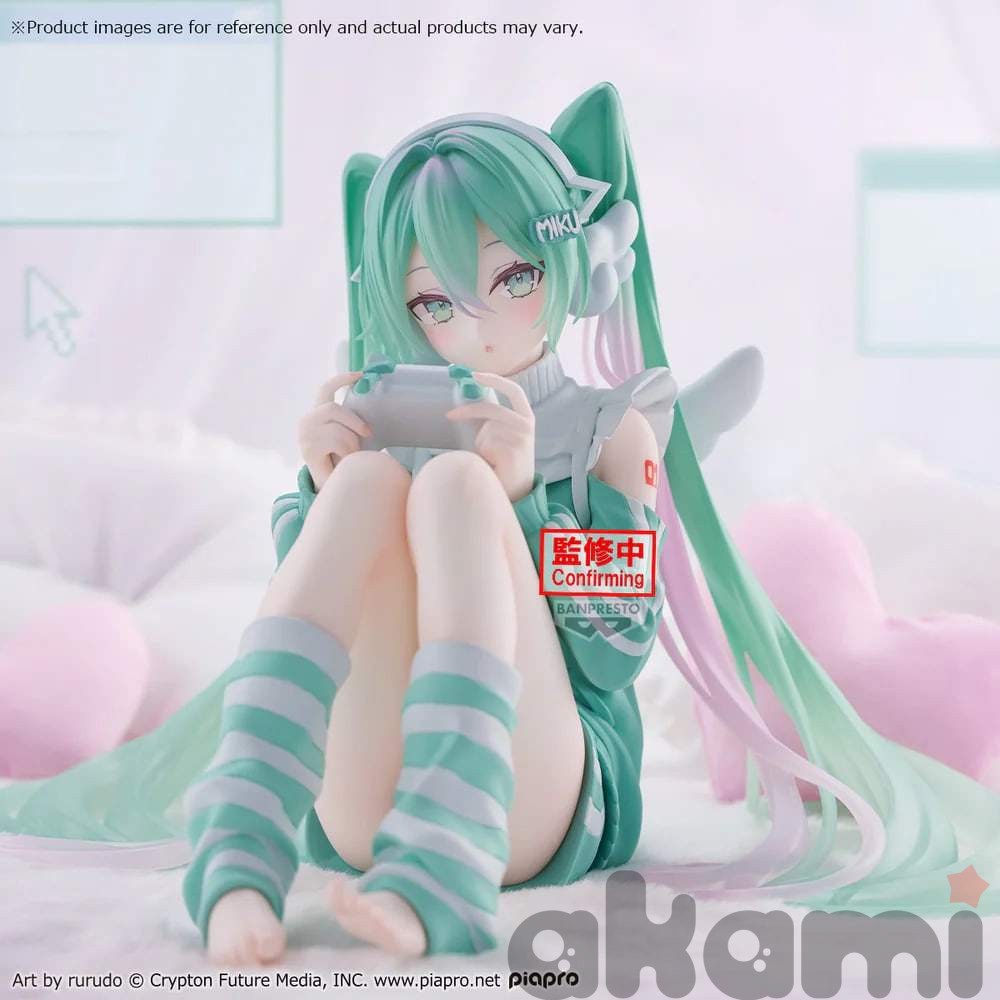 Hatsune Miku Holiday Memories Figure